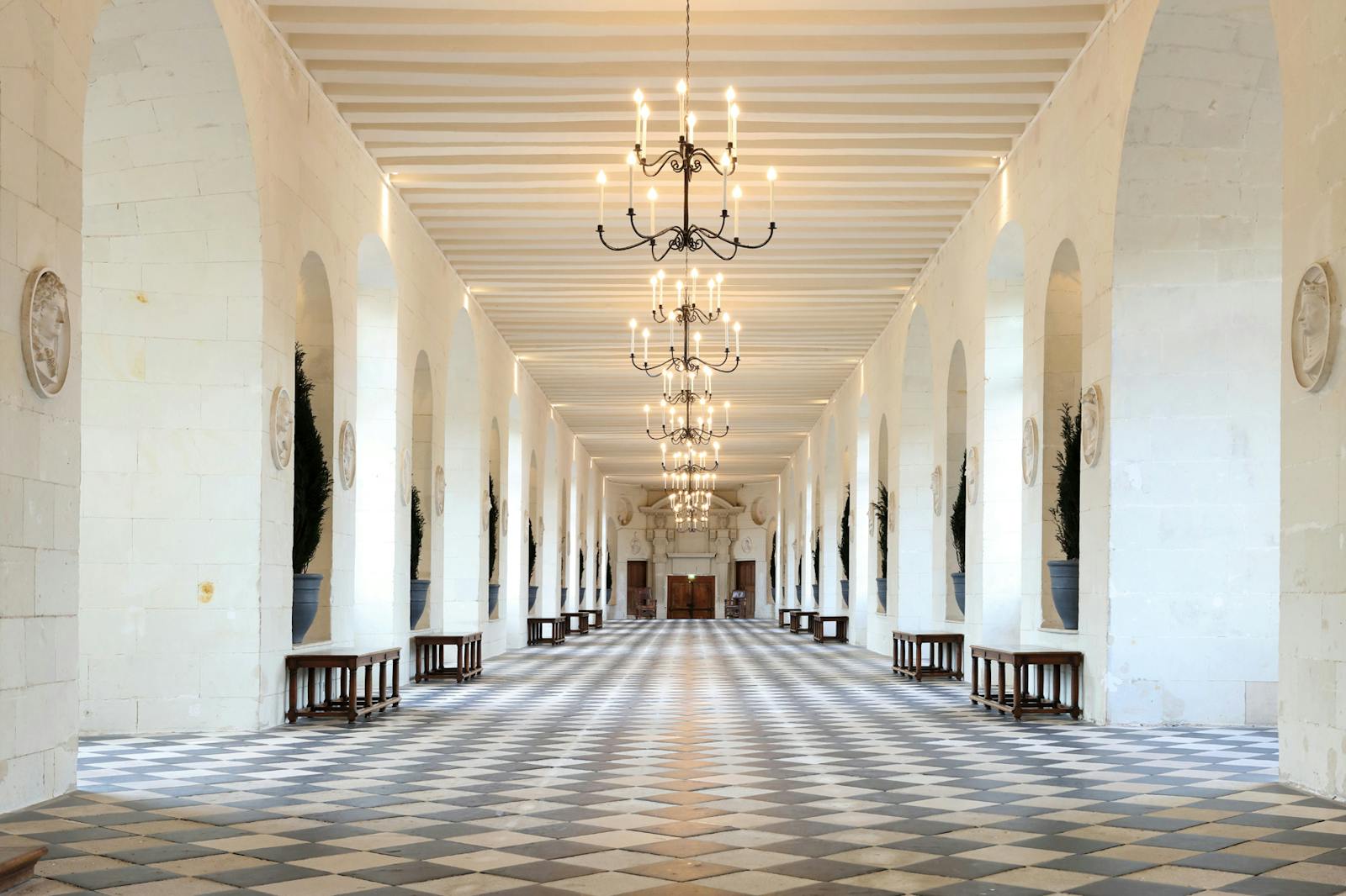 A Chenonceau-kastély nagy folyosójának perspektivikus nézete
