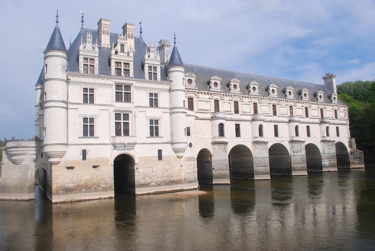 Château de Chenonceau gezien vanaf de rivier de Cher